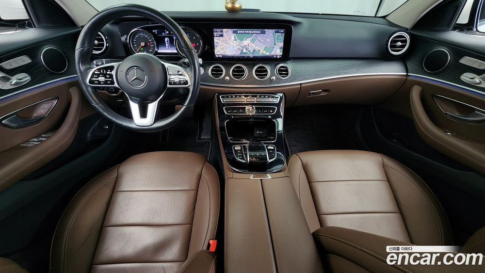 Mercedes-Benz E-Class W213 E220d Avangarde (04.2020)