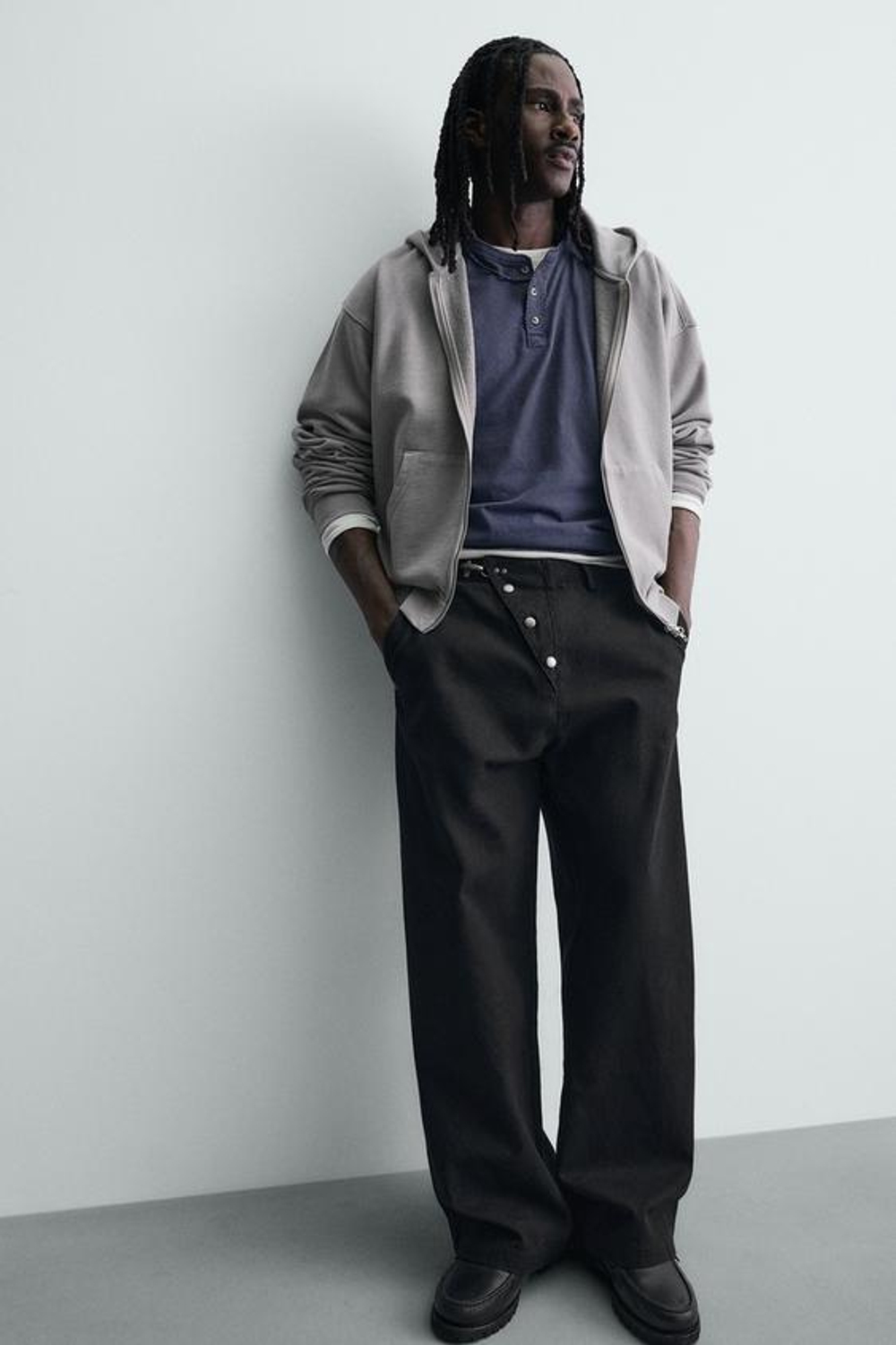 ZARA БРЮКИ WIDE FIT НА НАВЕСНОЙ ПЕТЛЕ, ЧЕРНЫЙ