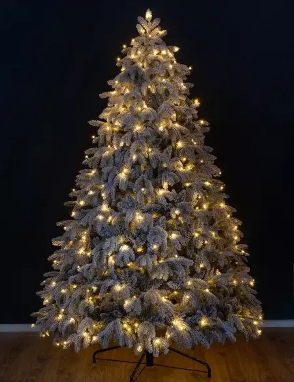 Заснеженная елка с гирляндой «Камчатская» теплый свет (Литая+пвх) 240 см / 2,4 м