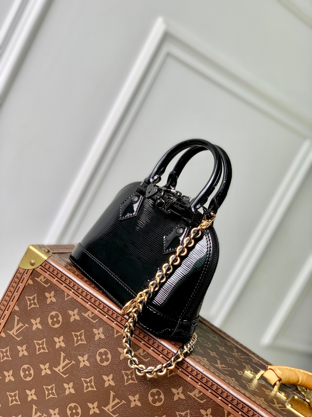 Louis Vuitton Nano Alma