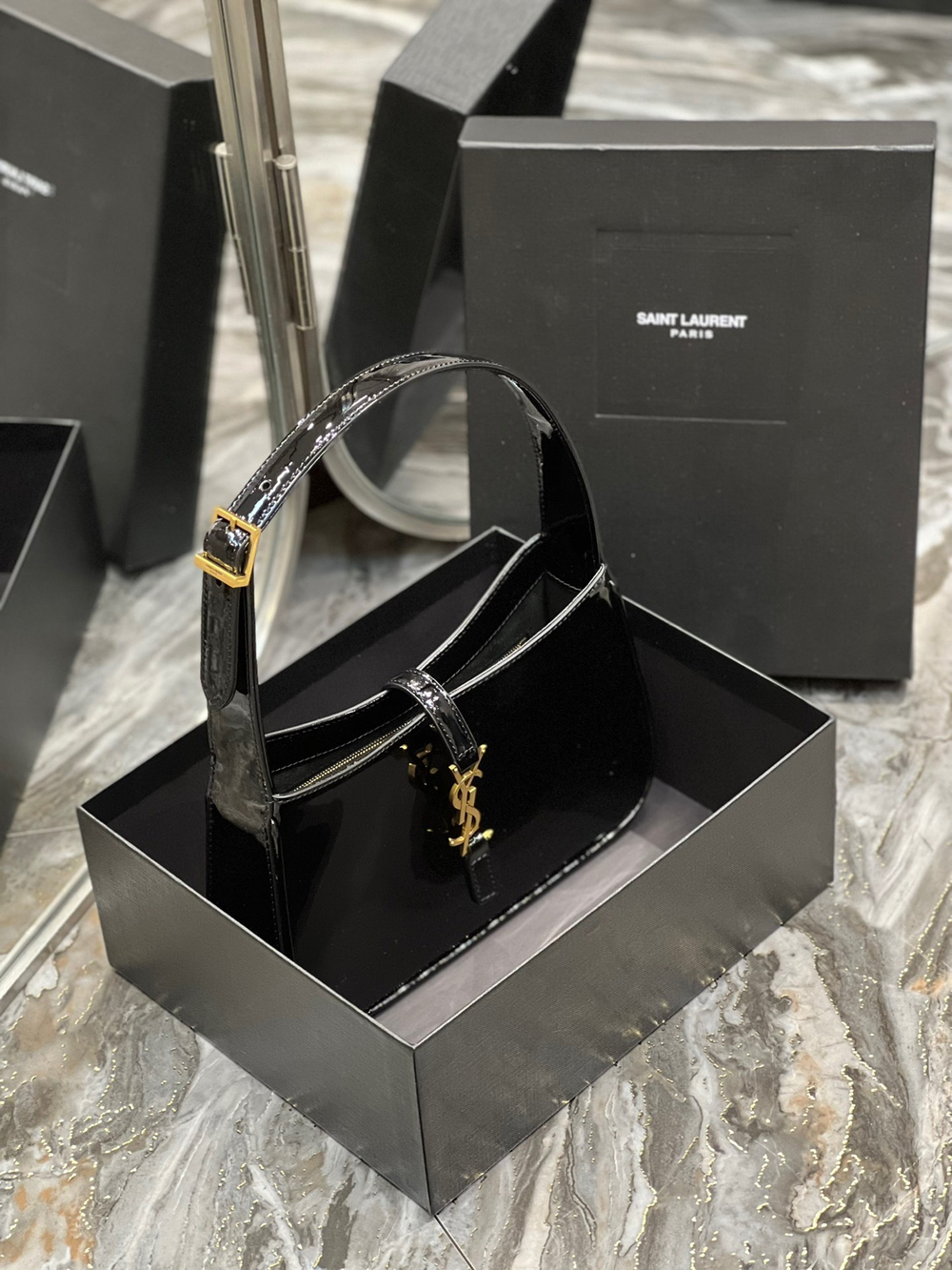Saint Laurent Le 5 à 7 Hobo Bag