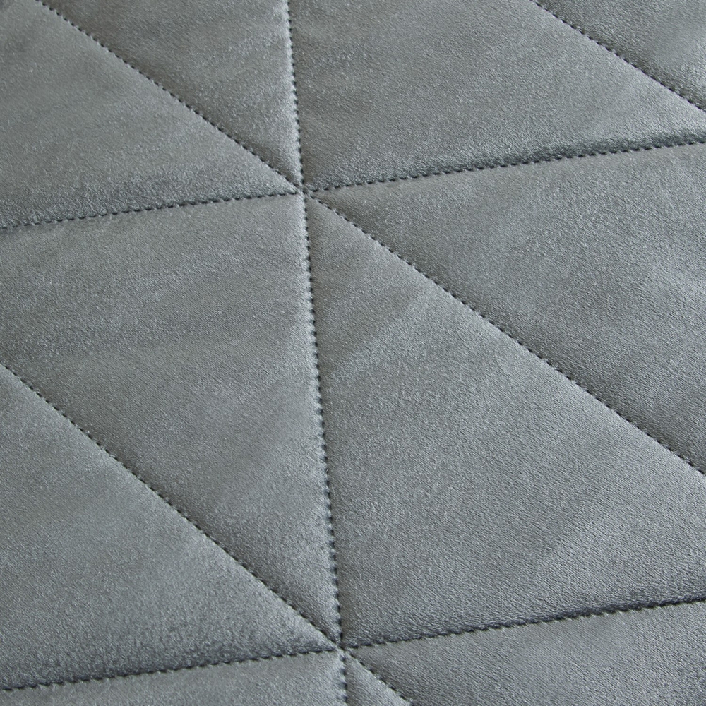 Велюровое покрывало в клетку и две наволочки OVL039