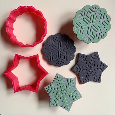 Набор "Снежинки с вырубками"