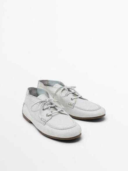 Massimo Dutti ККожаные ботинки-топсайдеры с эффектом кракле, белый