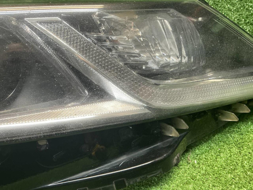 Фара правая Toyota Camry xv70 (2017-н.в.) LED