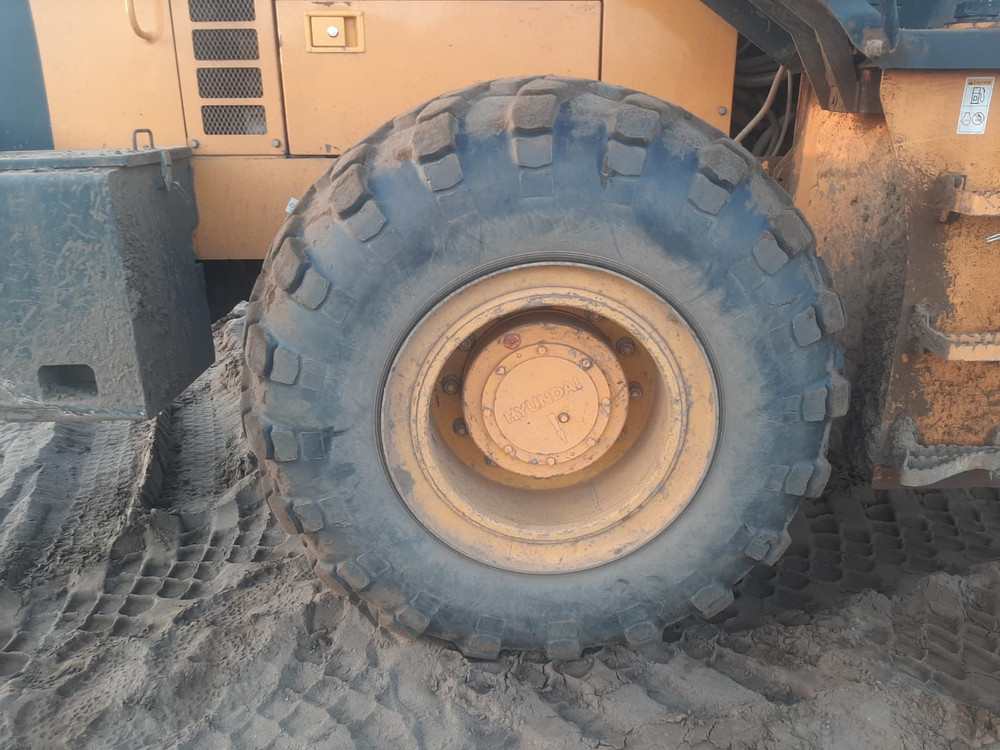 Hyundai SHANDONG SL763* Фронтальный погрузчик SL763S (Дизельный, 9,7 л, 220 л.с., АТ)