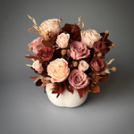 «Шоколад» - композиция из стабилизированных цветов и сухоцветов.