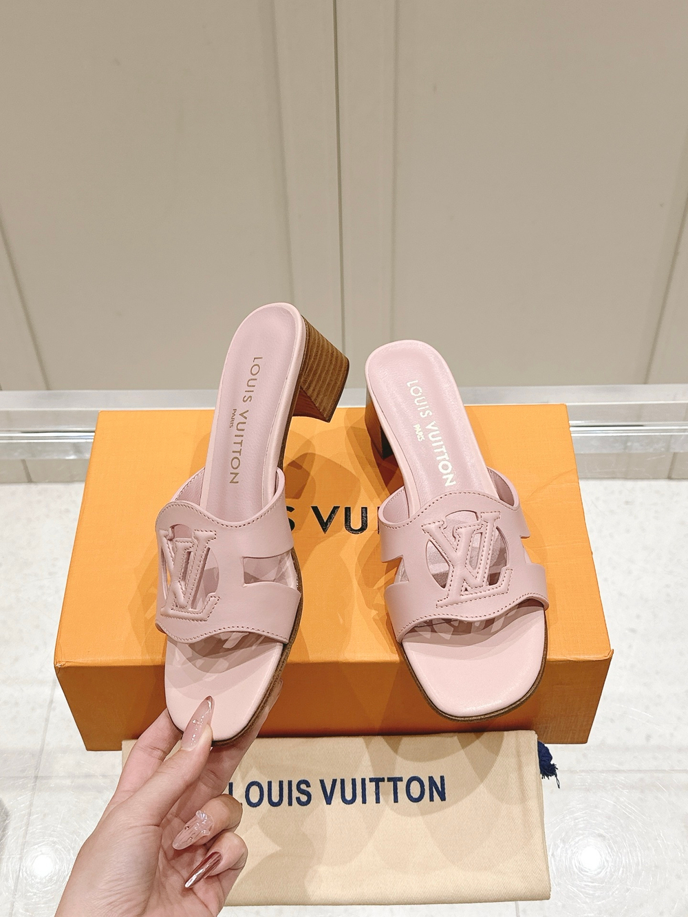 Louis Vuitton Isola Mule