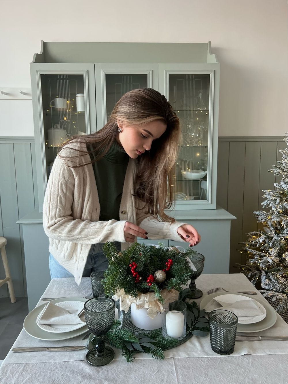 Новогодняя композиция с илексом в коробочке