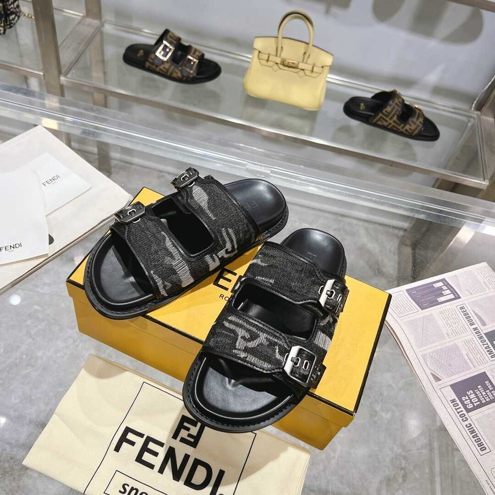 Fendi Feel Slides