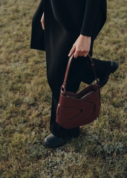 POLENE СУМКА NODDE HOBO, ВИШНЕВЫЙ