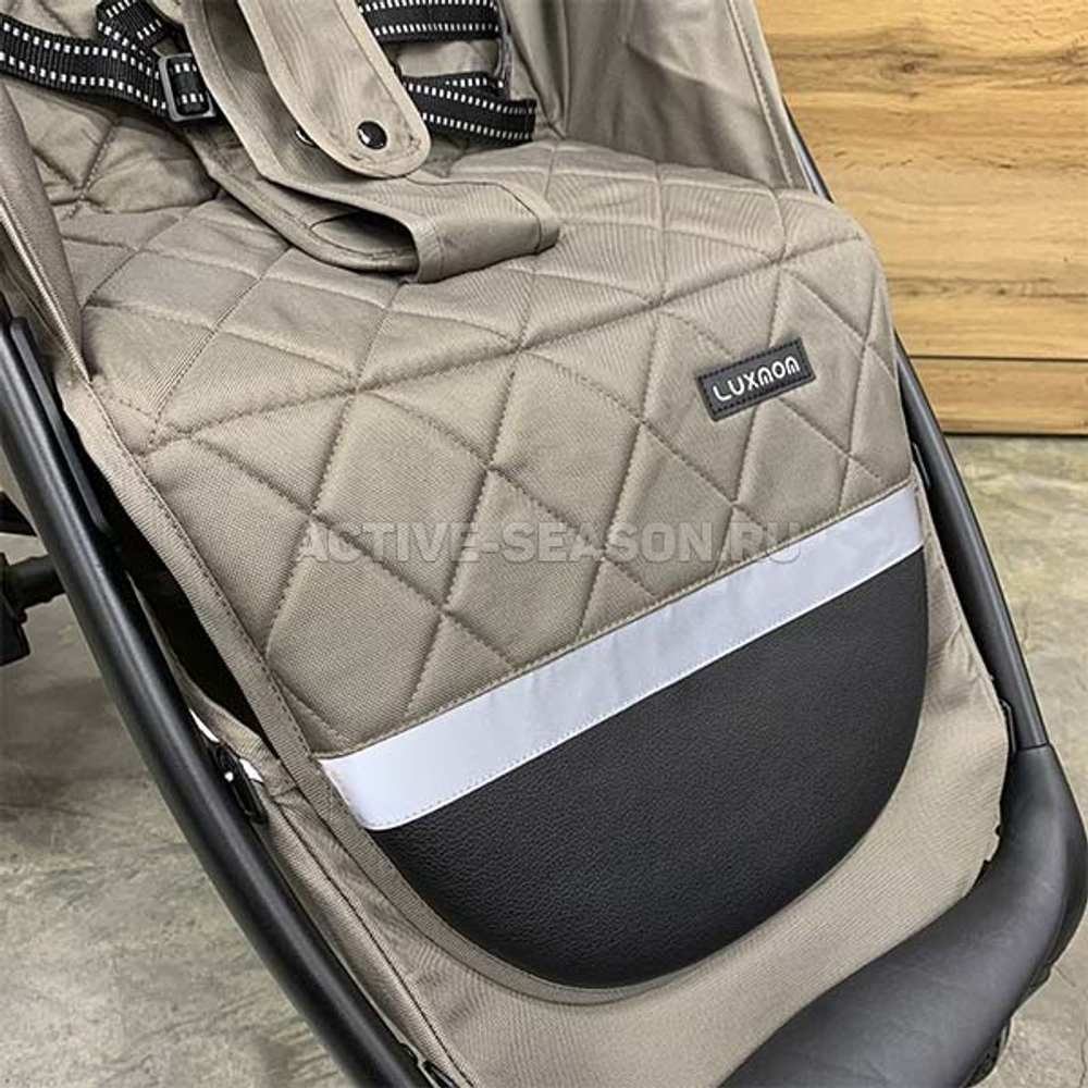 Прогулочная коляска Luxmom 730 ч/р