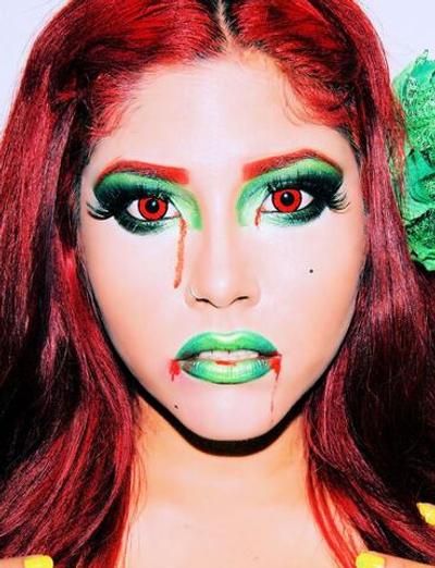 Линзы "Оборотень" (красно-чёрные) 2 шт + контейнер в подарок