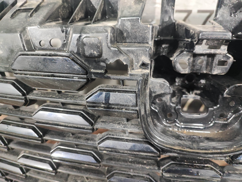 Решетка радиатора Changan UNI-K 20-нв Б/У Оригинал CD569F2713011500