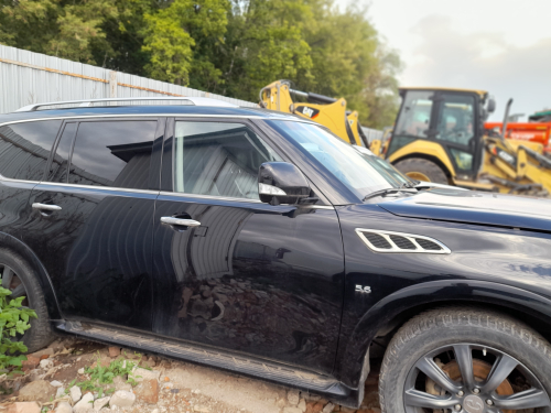 Infiniti QX80 5.6 4WD (7 мест)