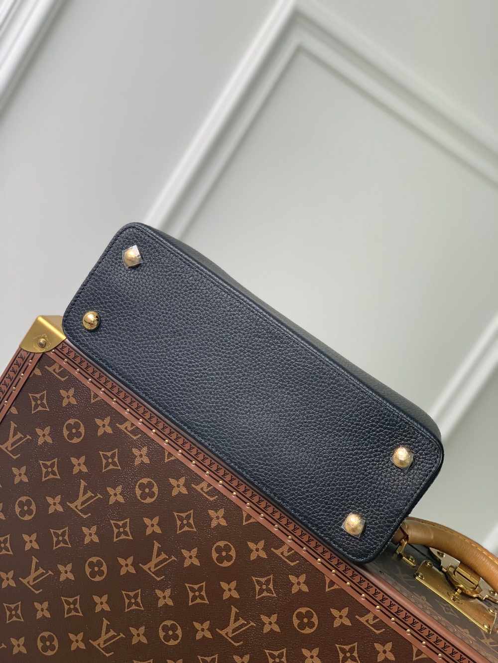 Louis Vuitton Capucines MM