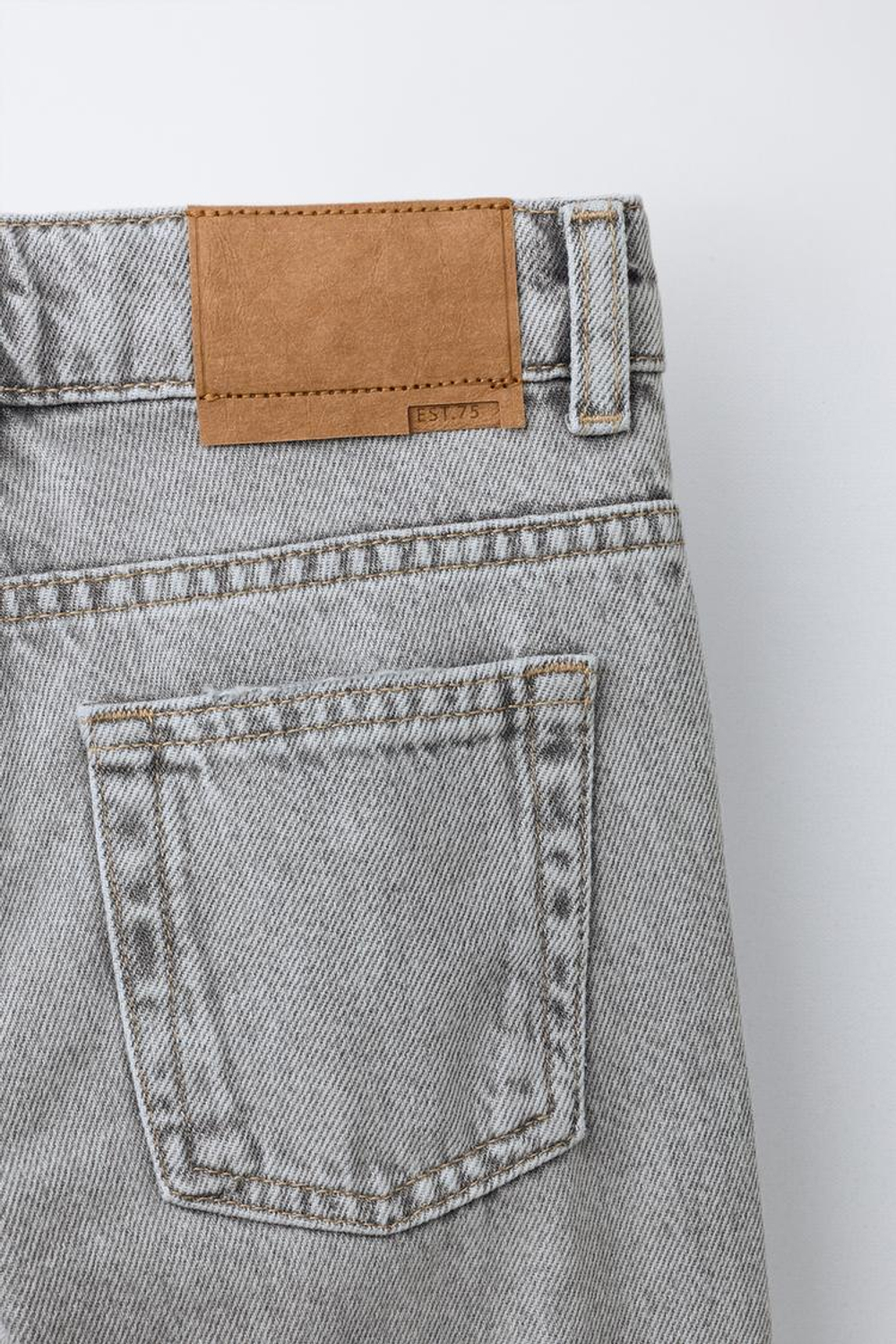 ZARA ДЖИНСЫ STRAIGHT, СВЕТЛО-СЕРЫЙ