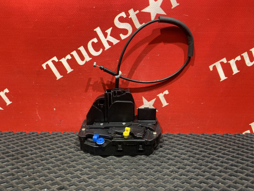 Замок дверей левой 2023г