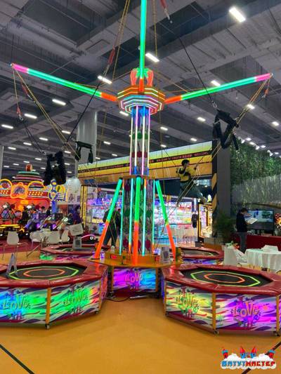 Банджи-батут «Неоновый калейдоскоп», 4-местный, 4,5×4,5×4,5 м