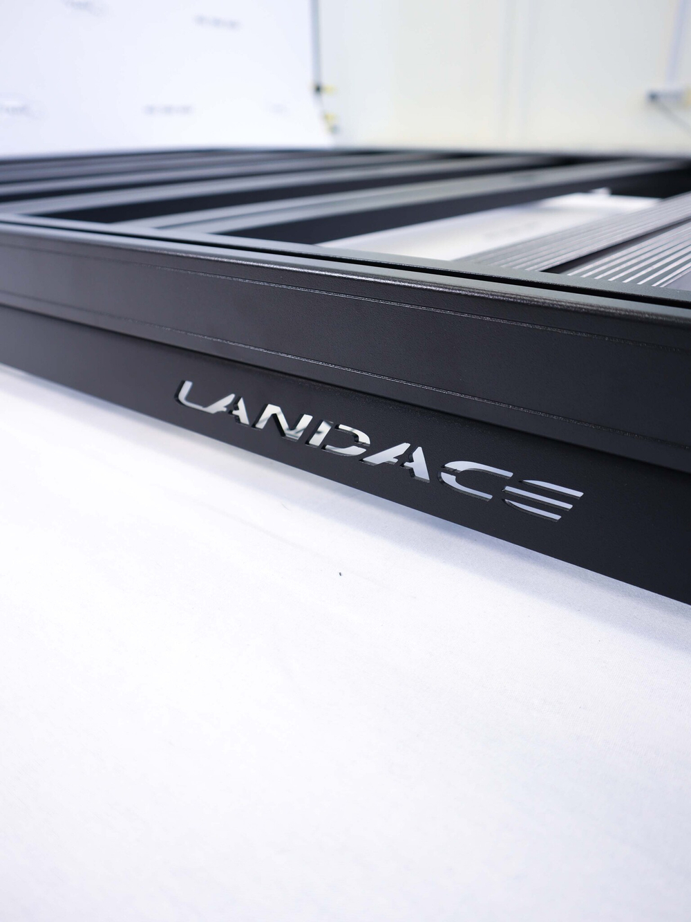Багажник на крышу LANDACE