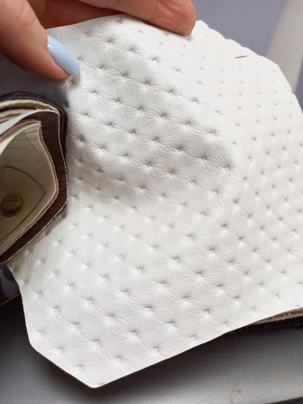 Искусственная кожа KVS 058 Punto white (Пунто вайт)