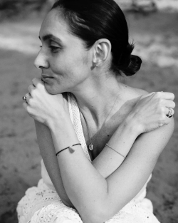 колье большое с лунным камнем