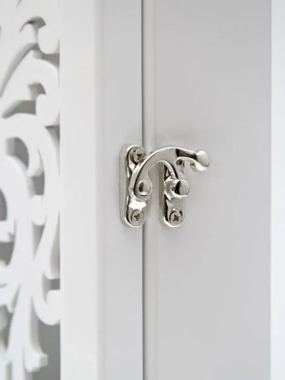 Ключница настенная в прихожую закрытая