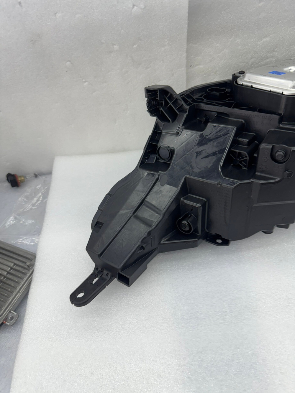 Оригинальная правая LED фара BYD Seal 06