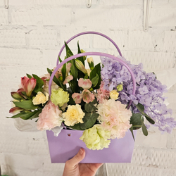 Композиция со стабилизированной гортензией "Счастье быть с тобой"