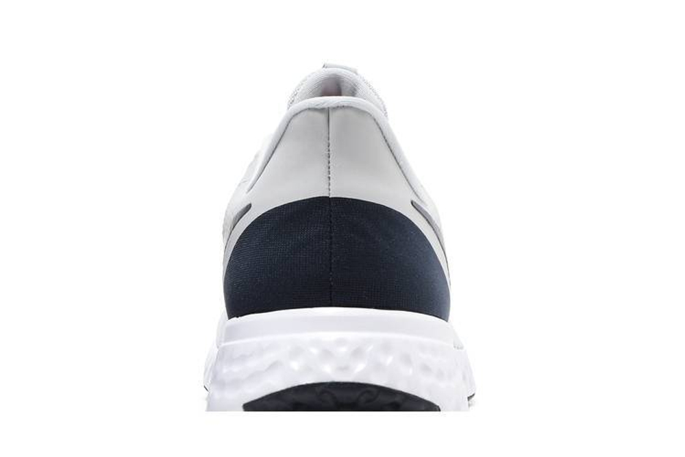 Кроссовки Nike Revolution 5