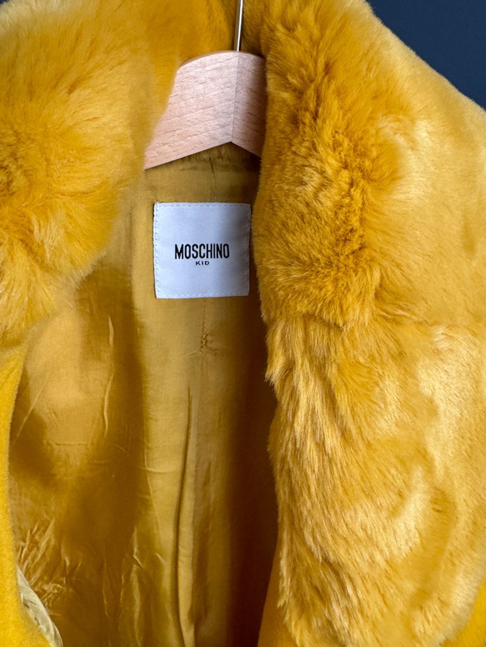 Шерстяное пальто Moschino, 110