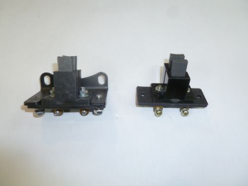 Щеткодержатель с щетками для ТСС ЭЛАД-12-19, ЭЛАБ-10 (Carbon Brush Bracket Ass KT245-03100/00100)