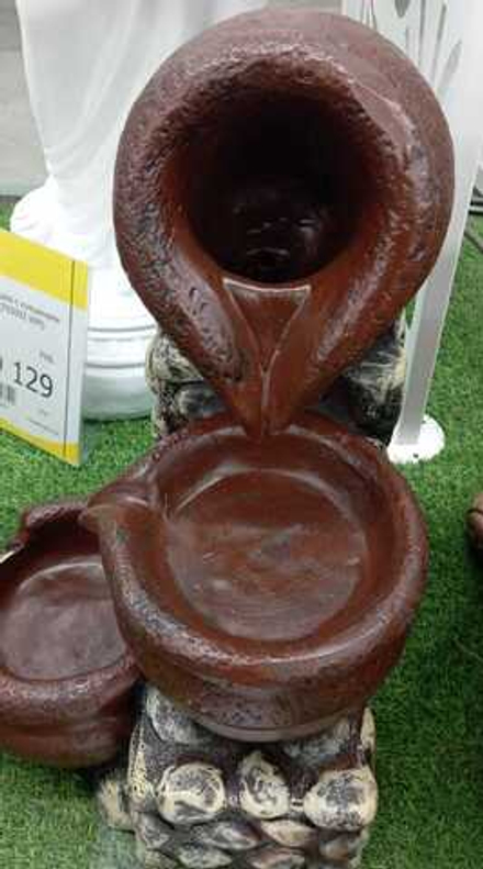 Фонтан Кувшины у стены (U 09202)