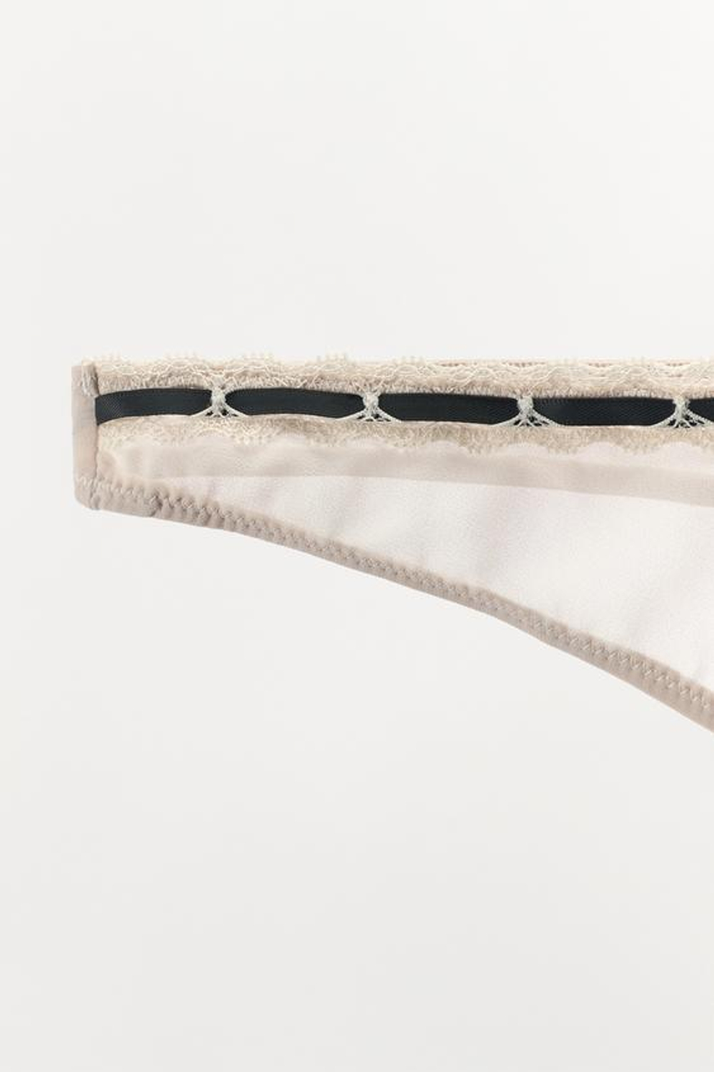 ZARA ТРУСЫ С БАНТОМ И КОНТРАСТНОЙ ОТДЕЛКОЙ, ЭКРЮ