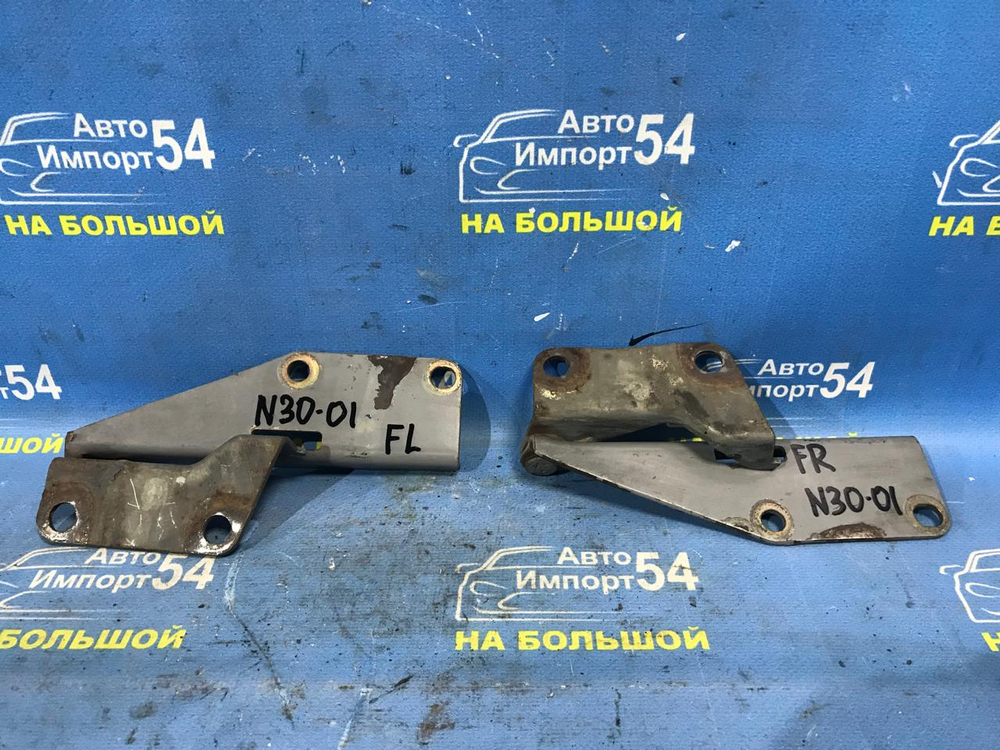 Петля капота правая NISSAN R'NESSA 1997-2001