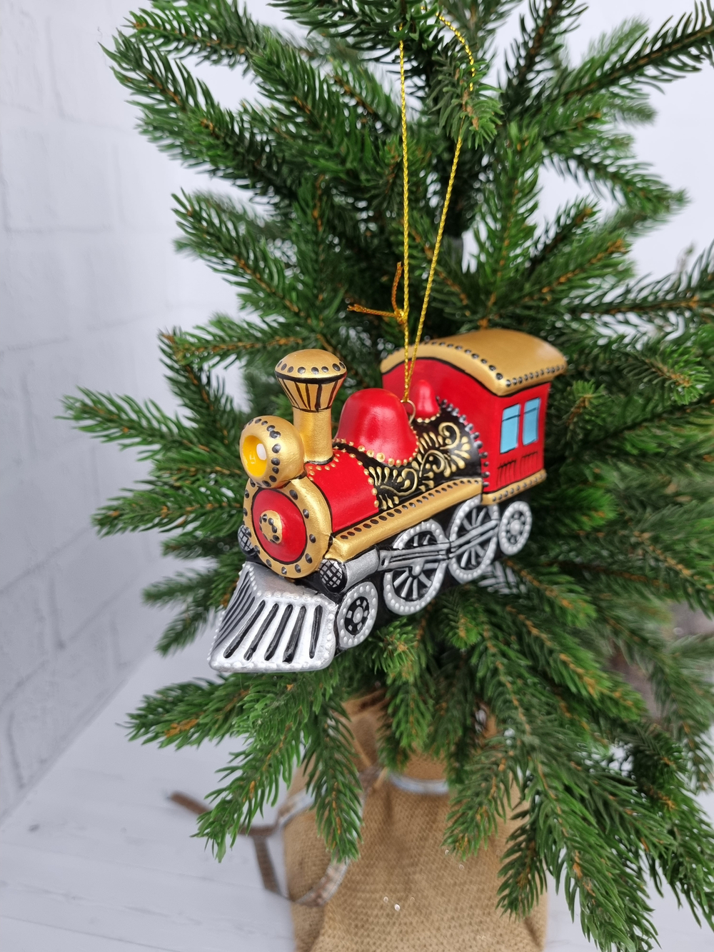 Паровоз ёлочная игрушка из фарфора