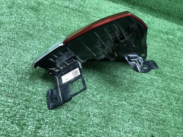 Фонарь левый внешний Subaru Forester 5 SK (18-нв)