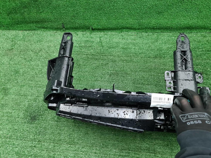 Воздуховод радиатора BMW I7 G70 (2022-н.в.)