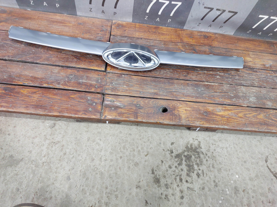 Накладка решетки радиатора Chery Arrizo 8 22-нв Б/У Оригинал 602004152AA