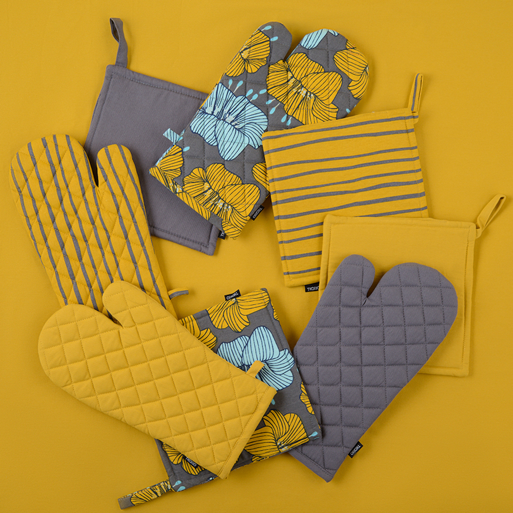 Прихватка из хлопка серого цвета из коллекции essential, 22х22 см