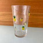 Стакан с ананасами