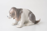 Фарфоровая статуэтка Lladro «Грустный щенок породы бигль» (Sad Puppy Beagle)
