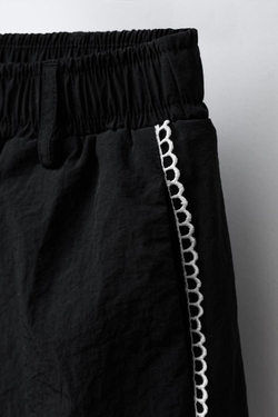 ZARA ПРЯМЫЕ БРЮКИ ИЗ НЕЙЛОНА С КОНТРАСТНОЙ ОТДЕЛКОЙ, ЧЕРНЫЙ