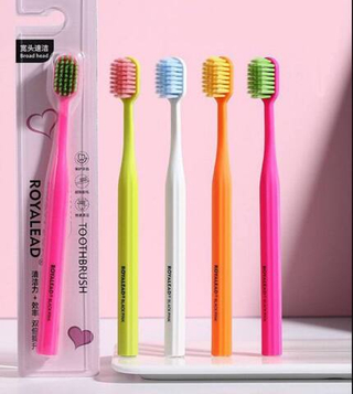 Зубная щетка однотонная ручка ROYALEAD 0,15 mm 1 шт