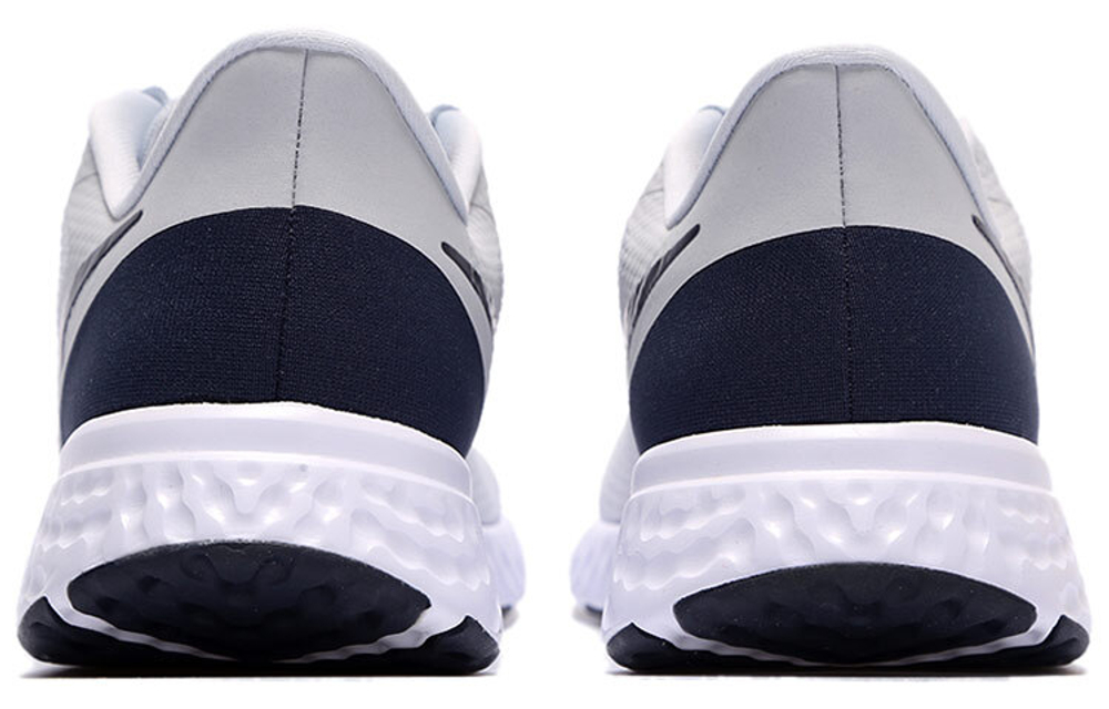Кроссовки Nike Revolution 5