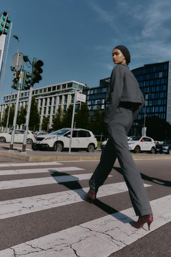 ZARA УКОРОЧЕННЫЙ БЛЕЙЗЕР «ЁЛОЧКА», ТЕМНО-СЕРЫЙ