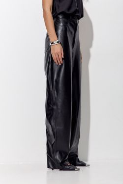 Брюки Baggy из экокожи черного цвета