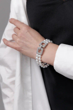 Браслет "Эмили" белый жемчуг с серебряной застежкой из кубических микроцирконов