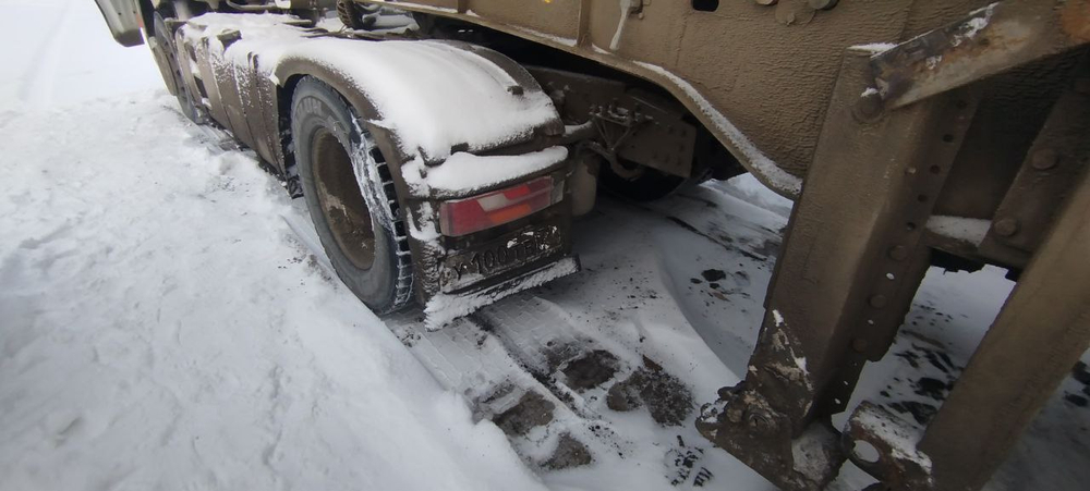 Shacman (Shaanxi) SX* 4x2 Седельный тягач SX4188YY381 (Дизельный, 12,5 л, 473 л.с., АТ)