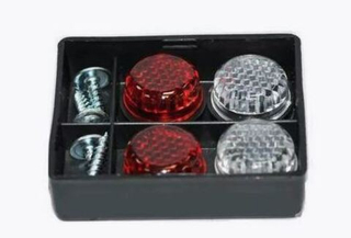 Крепление номерного знака Бело-Красный на саморезах к-т